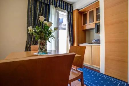 ApartEngland - 14
