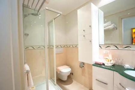 ApartEngland - 43