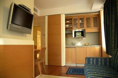 ApartEngland - 67