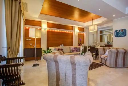 ApartEngland - 4