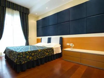 ApartEngland - 38