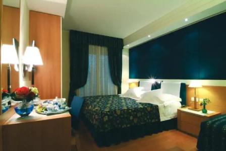 ApartEngland - 53