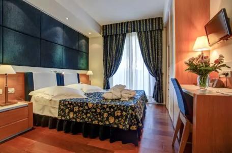 ApartEngland - 37