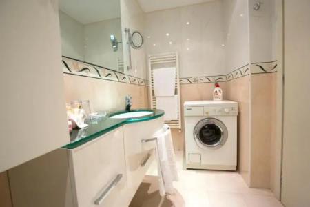 ApartEngland - 42