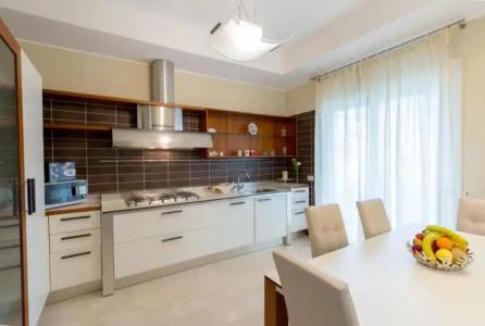 ApartEngland - 39
