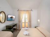 Standard Triple room with balcony