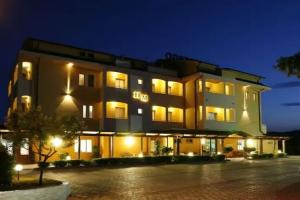 Hotel Maria, Pineto