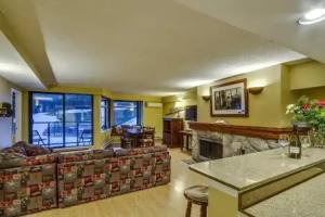 Carleton Lodge by Whistler's Best Accommodations, Whistler