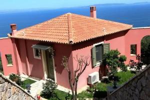 Dio Guesthouses, Leonidion