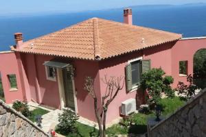 Dio Guesthouses, Leonidion