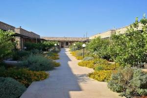 Volito Hotel & Resort, Patu