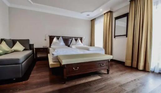 Luna Mondschein - 34