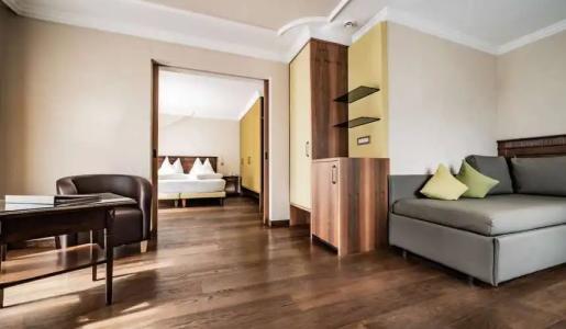 Luna Mondschein - 49