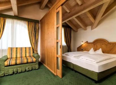 Leading Relax Maria - 1