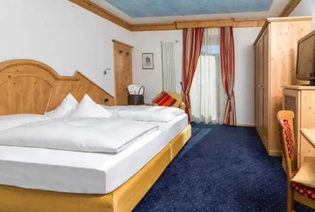 Leading Relax Maria - 3