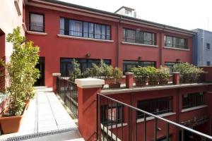 Oasi Village Hotel, Milan