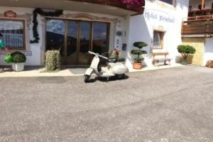 Hotel Kristall, Maranza