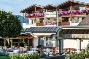 Hotel St. Anton, Fie