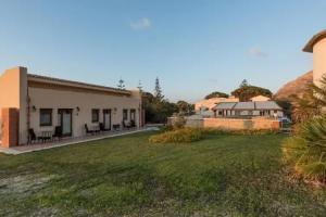 Farm Stay «Azienda Agrituristica Tenuta Pizzolungo», Erice