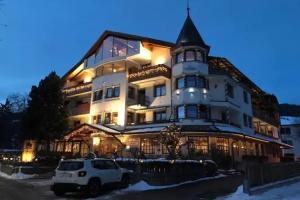 Hotel Villa Monica, Toblach