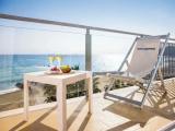 Standard Triple room with sea view
