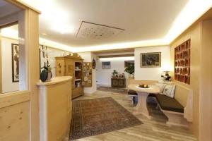 Hotel Pensione Veneranda, Corvara