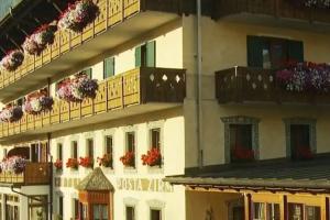 Posta Zirm Hotel, Corvara
