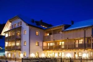 Nei Y Suredl NeveSole Apart-hotel