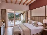 Deluxe Family Connecting Double room