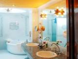 Suite with water view