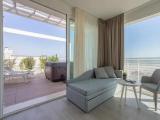Suite seafront