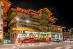 Albergo Alpino Al Cavalletto Hotel, Canazei