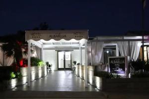 Albaruja Hotel, Monte Nai