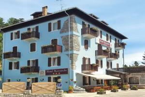 Hotel Romanda, Magre