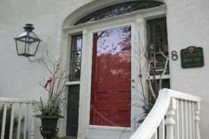 Historic Lyons House, Niagara-On-The-Lake