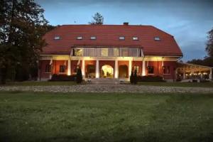 Annas Hotel - Design Hotel Spa Restaurant, Skuyene