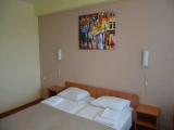 Quintuple room