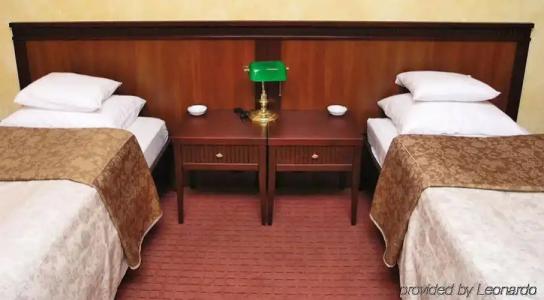 The Regent Club - 27