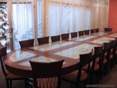 The Regent Club - 19