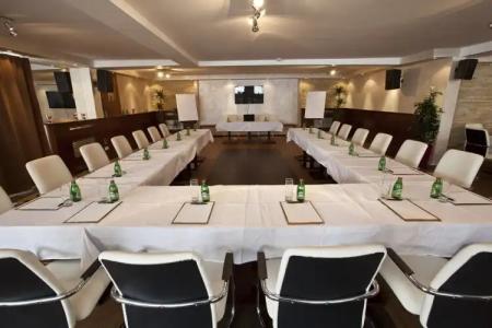 Apart & Spa Zoned - 14