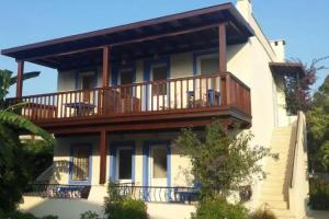 Paradise Garden Apartments, Guemuesluek
