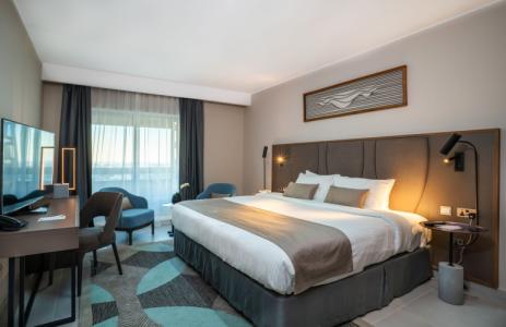 Holiday International - 126