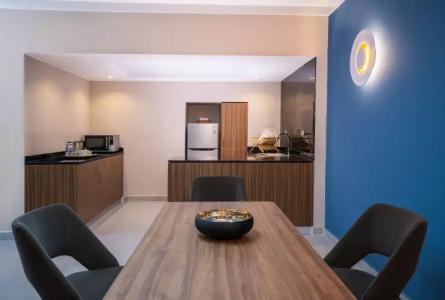 Holiday International - 131