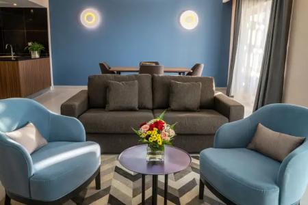 Holiday International - 130