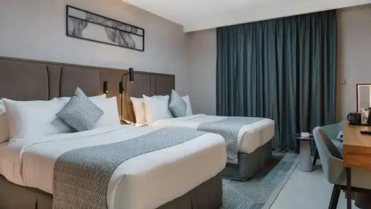 Holiday International - 108