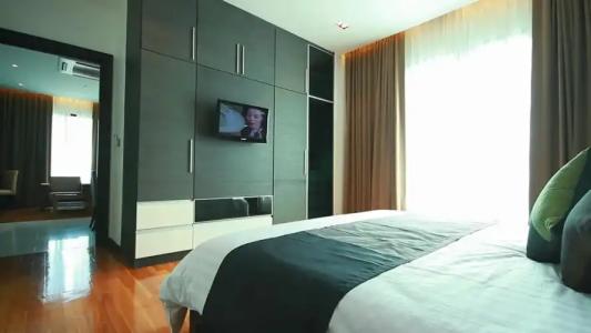 The Vertical Suite - 47
