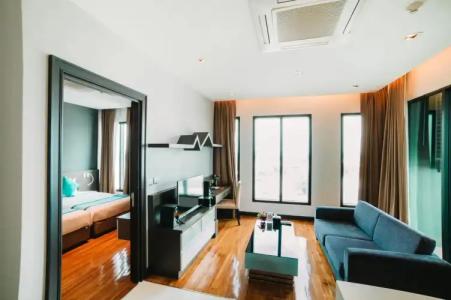 The Vertical Suite - 36