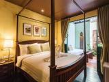 Suite with garden view