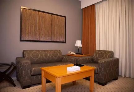 Golden Tulip Apartments - 128