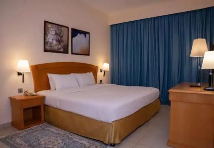 Golden Tulip Apartments - 103